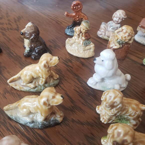 Lot of 47 Wade Whimsies Red Rose Tea Figurines - Picture 7 of 12